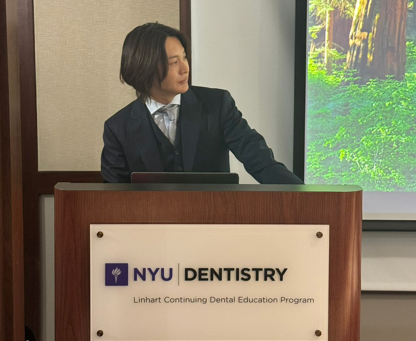 ニューヨーク大学で症例発表を行う当法人理事長